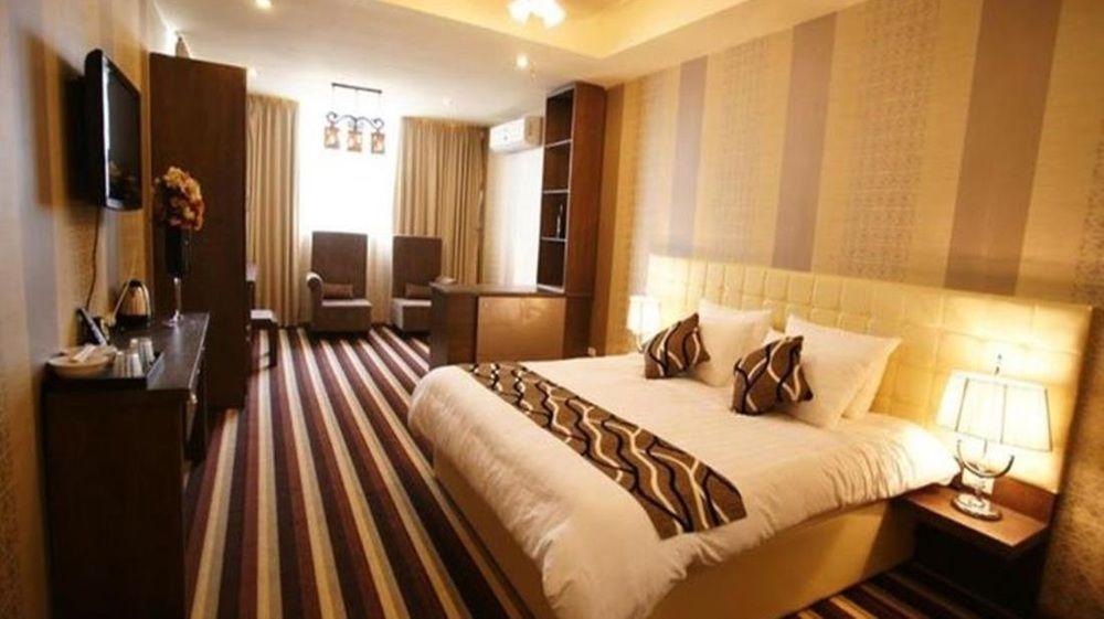 Venus Hotel Hanoi Buitenkant foto