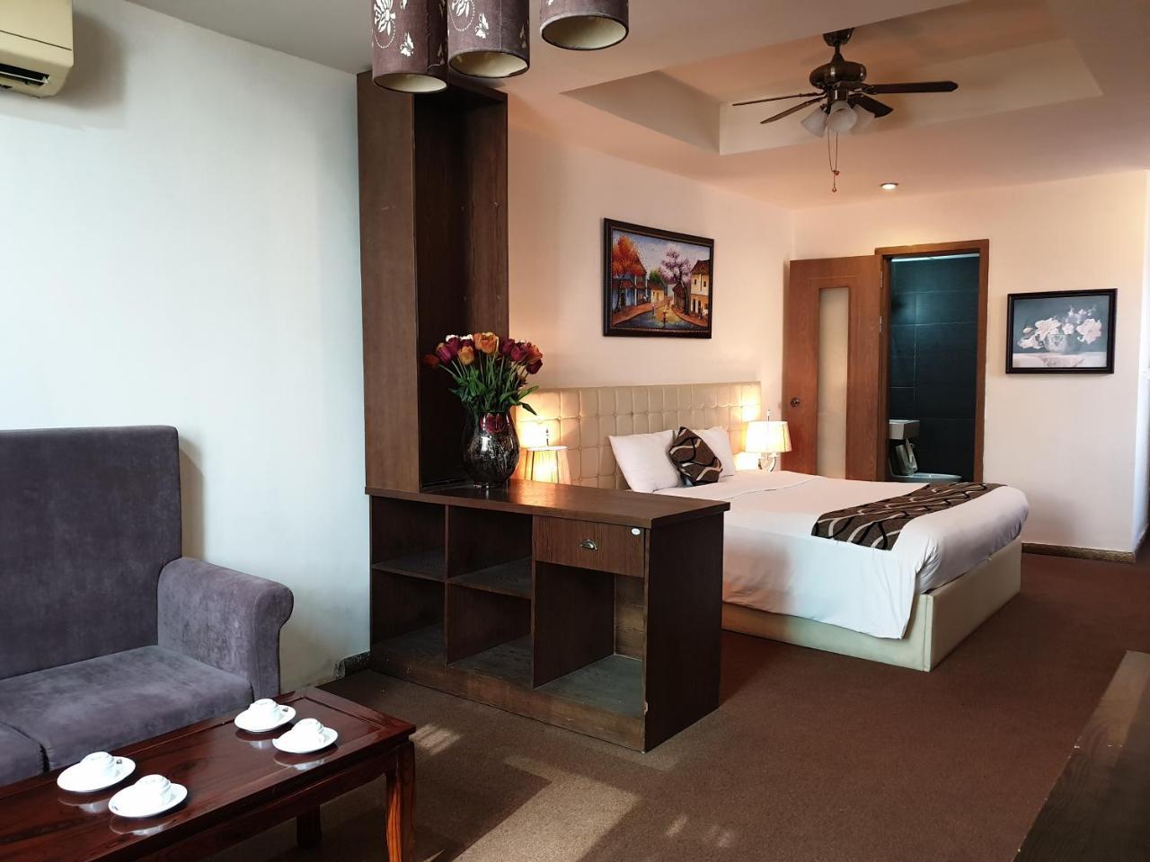 Venus Hotel Hanoi Buitenkant foto