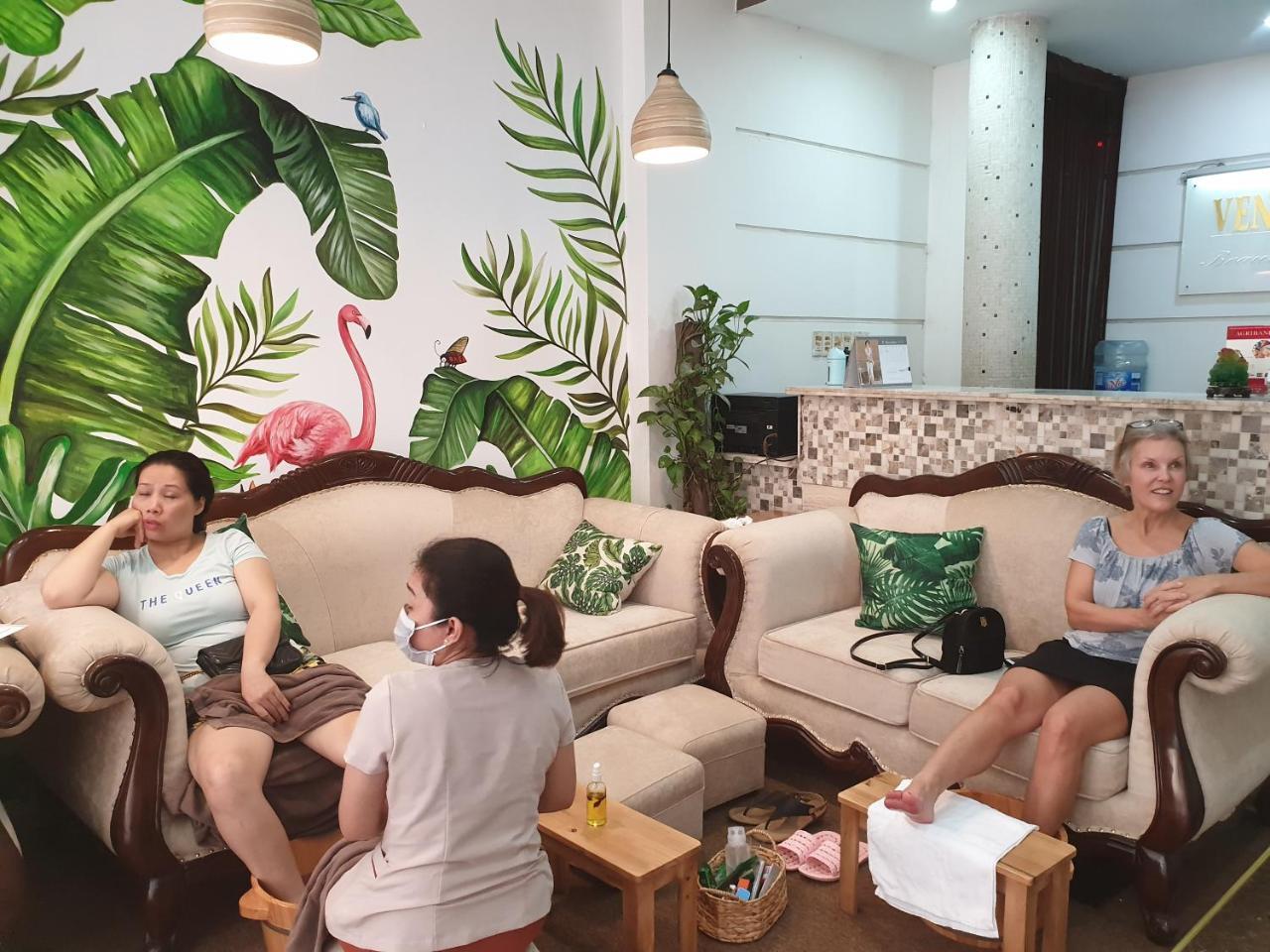 Venus Hotel Hanoi Buitenkant foto