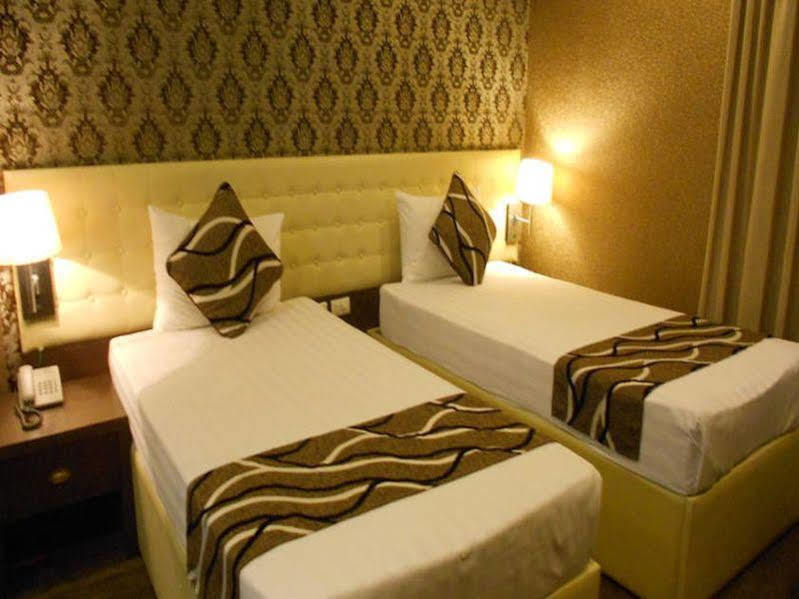 Venus Hotel Hanoi Buitenkant foto